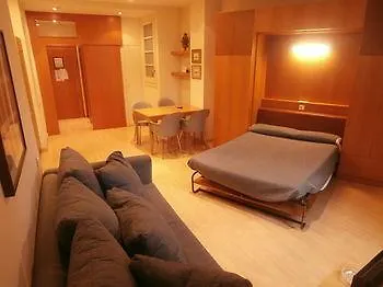 Apartaments Sant Jordi Santa Anna Barcellona 0*,  Spagna